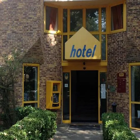 Hotel Initial By Balladins / Marne-la-vallée 2*